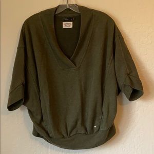 Prana dolman style top even has front pockets